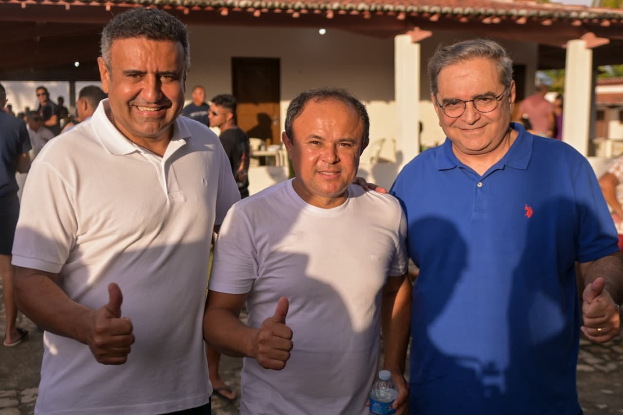 Prefeito Pilola declara apoio à pré-candidatura de Álvaro Dias durante comemoração de aniversário em Caiçara do Norte
