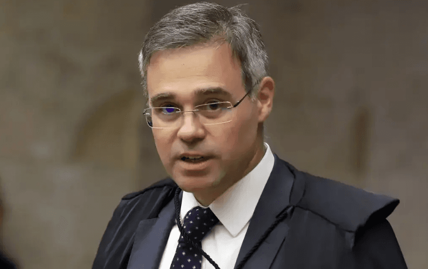 Mendonça critica ativismo judicial e diz que magistrados não podem decidir com base em convicções pessoais