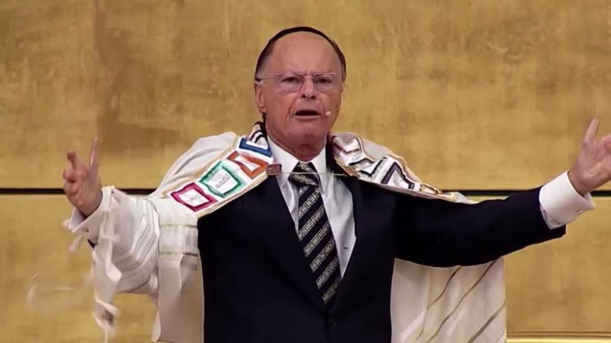 PF faz operação em banco de bispo Edir Macedo e bloqueia R$ 670 milhões