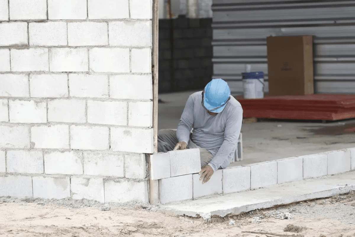 Oposição lista 30 obras paralisadas no RN e cobra explicações do Governo Fátima