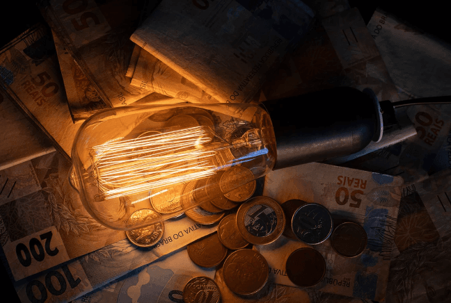 TAXA EXTRA: Aneel mantém bandeira amarela para contas de luz no mês de julho