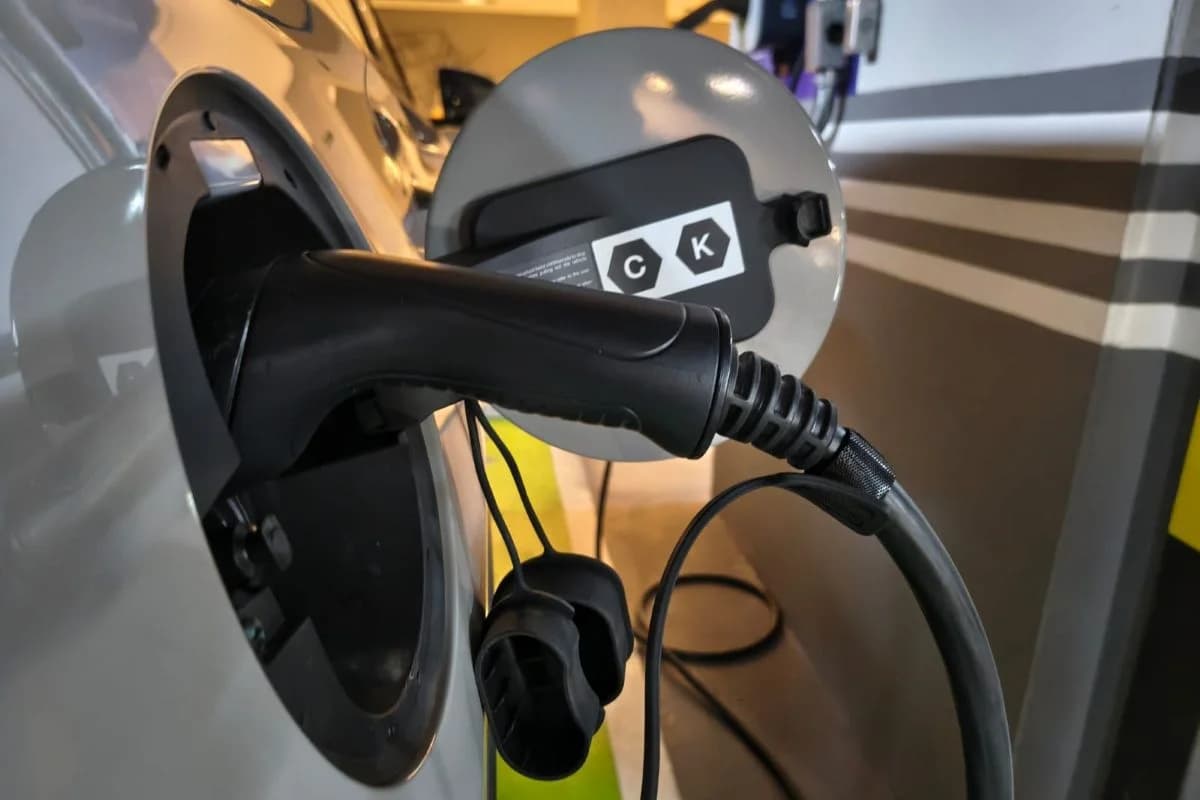 Carro elétrico vai ficar mais caro e terá imposto de até 35% em 2027