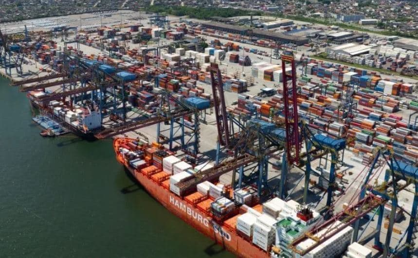 Tarifas adicionais dos EUA podem atingir 54% das exportações do Brasil, diz CNI
