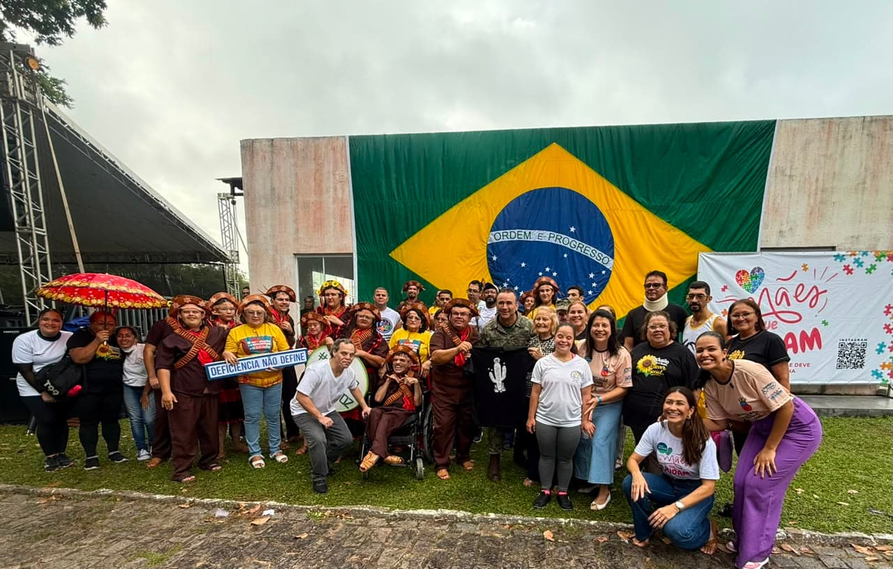 Carla Dickson participa de evento com 4.500 mães atípicas em Natal