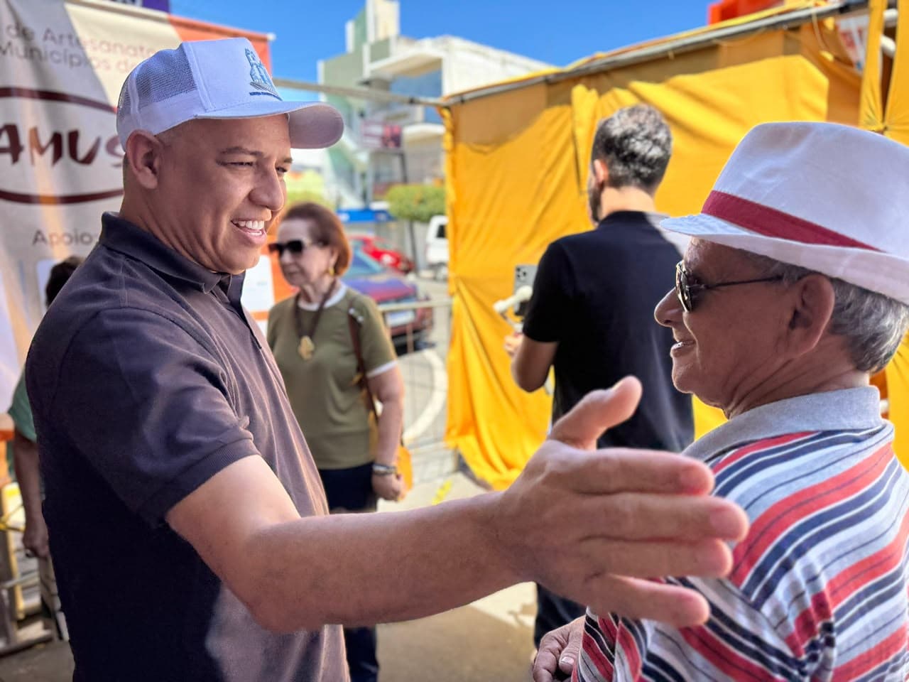 Taveira Júnior visita Feirinha de Santana, em Caicó, e reforça compromisso com o Seridó