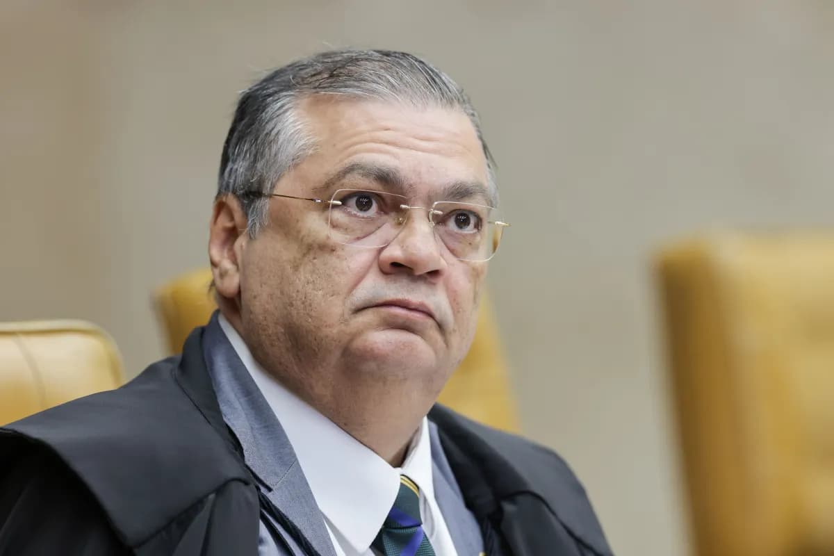 Dino manda notificar cidades do RN sobre pendências em "emendas Pix" para eventos