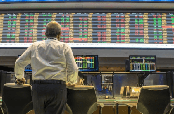 Investidores estrangeiros retiram US$ 2,8 bilhões da Bolsa em cenário de incerteza econômica no Brasil