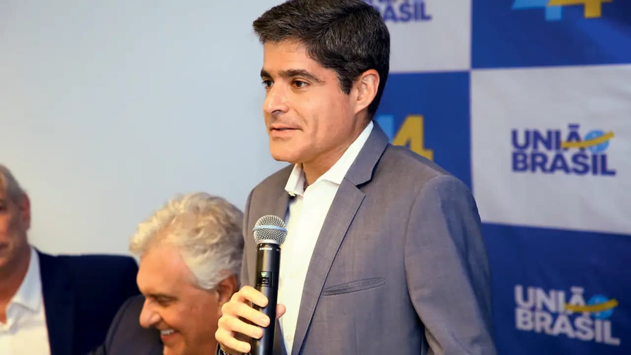 ‘Ex-pardo’, ACM Neto se declara branco quatro anos após perder eleição em 2022