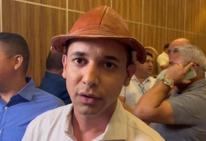 CRISE NO SOLIDARIEDADE: Executiva Estadual entrega comando à Direção Nacional e abre incerteza sobre apoio a Allyson no RN