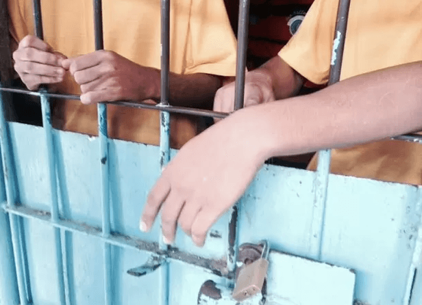 Parcela de brasileiros que defende punir adolescentes infratores como adultos sobe para 70%, diz Datafolha