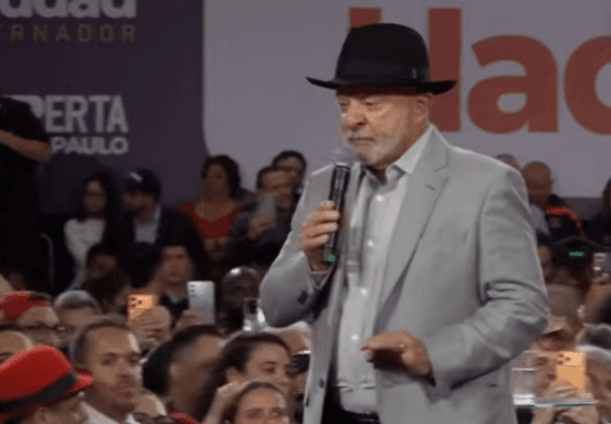 VÍDEO: Lula diz que quem tentar interferir nas eleições brasileiras "vai apanhar muito"