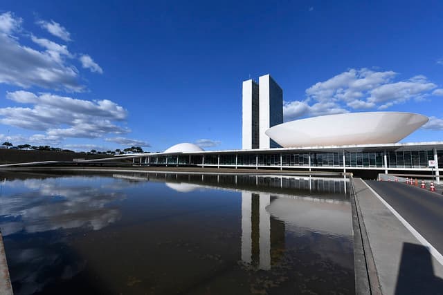 IMPROBIDADE: Projeto prevê punição para políticos que usarem o cargo para cometer assédio