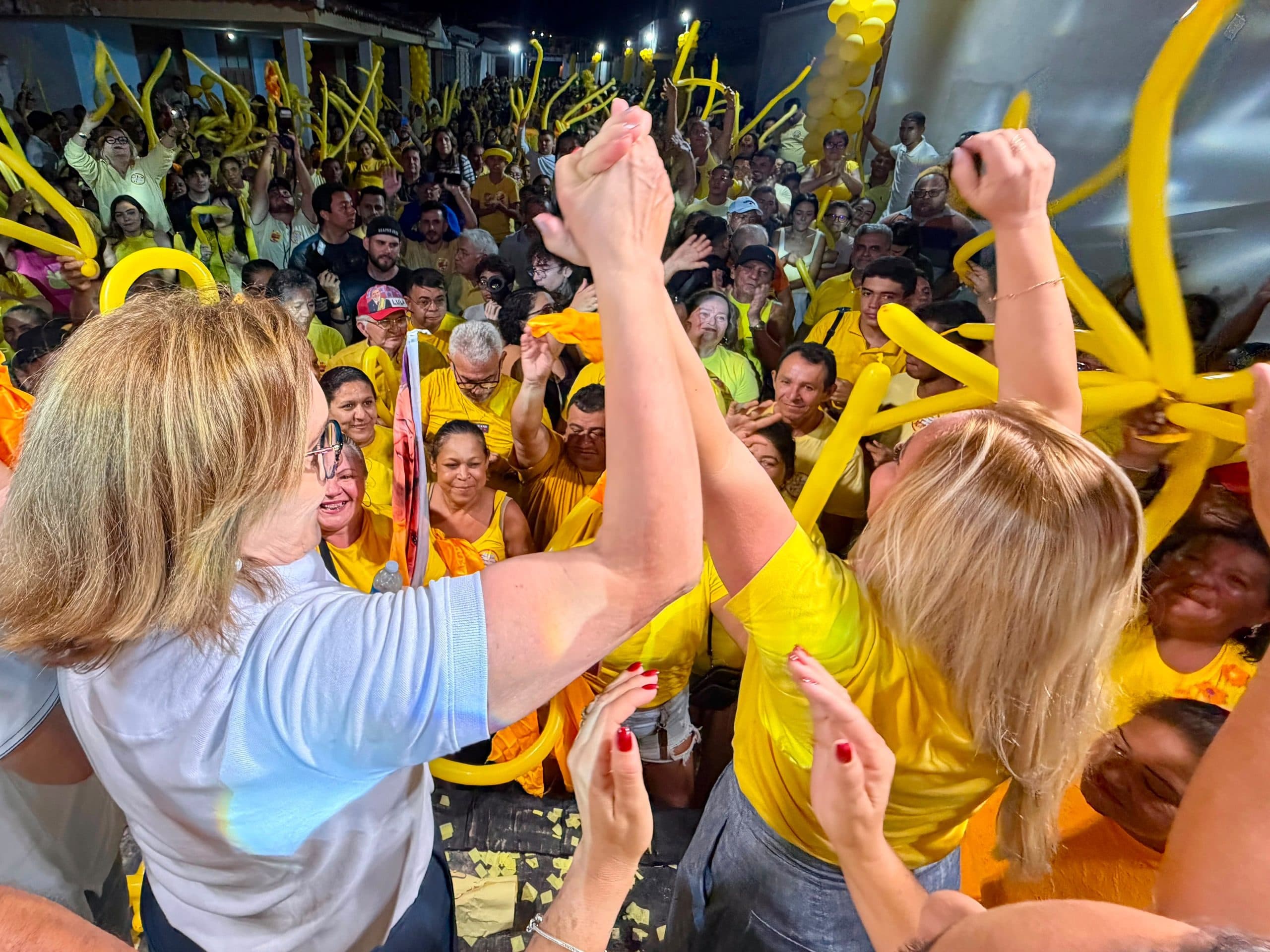 Multidão em Grossos reforça apoio da prefeita Cinthia para Zenaide, autora de quase R$ 2 milhões em investimentos no município