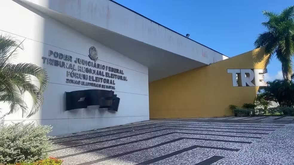 POR UNANIMIDADE: TRE-RN rejeita ação que pedia cassação e mantém mandato da prefeita Aize Bezerra e do vice-prefeito Holderlin Silva de João Câmara
