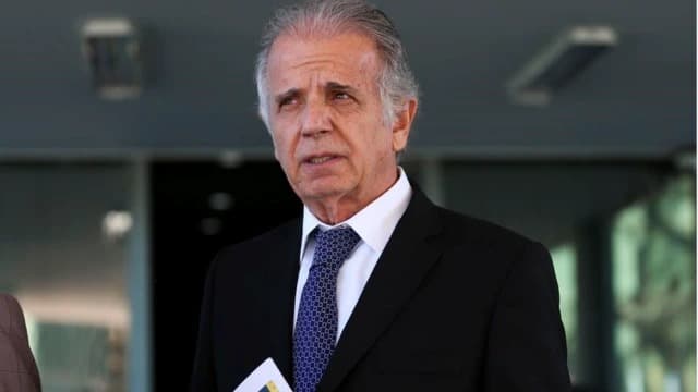 Se os EUA invadirem o Brasil, "prefiro abrir o portão", diz José Múcio
