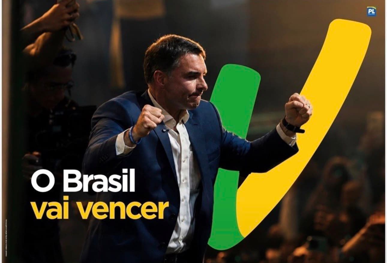 Flávio Bolsonaro escolhe slogan para campanha: “O Brasil vai vencer”