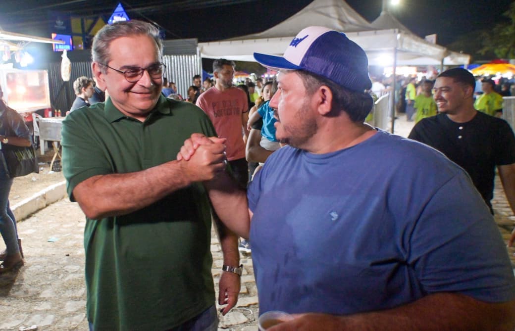 Em Mossoró, Álvaro Dias participa da Festa do Bode ao lado de Cabo Deyvison
