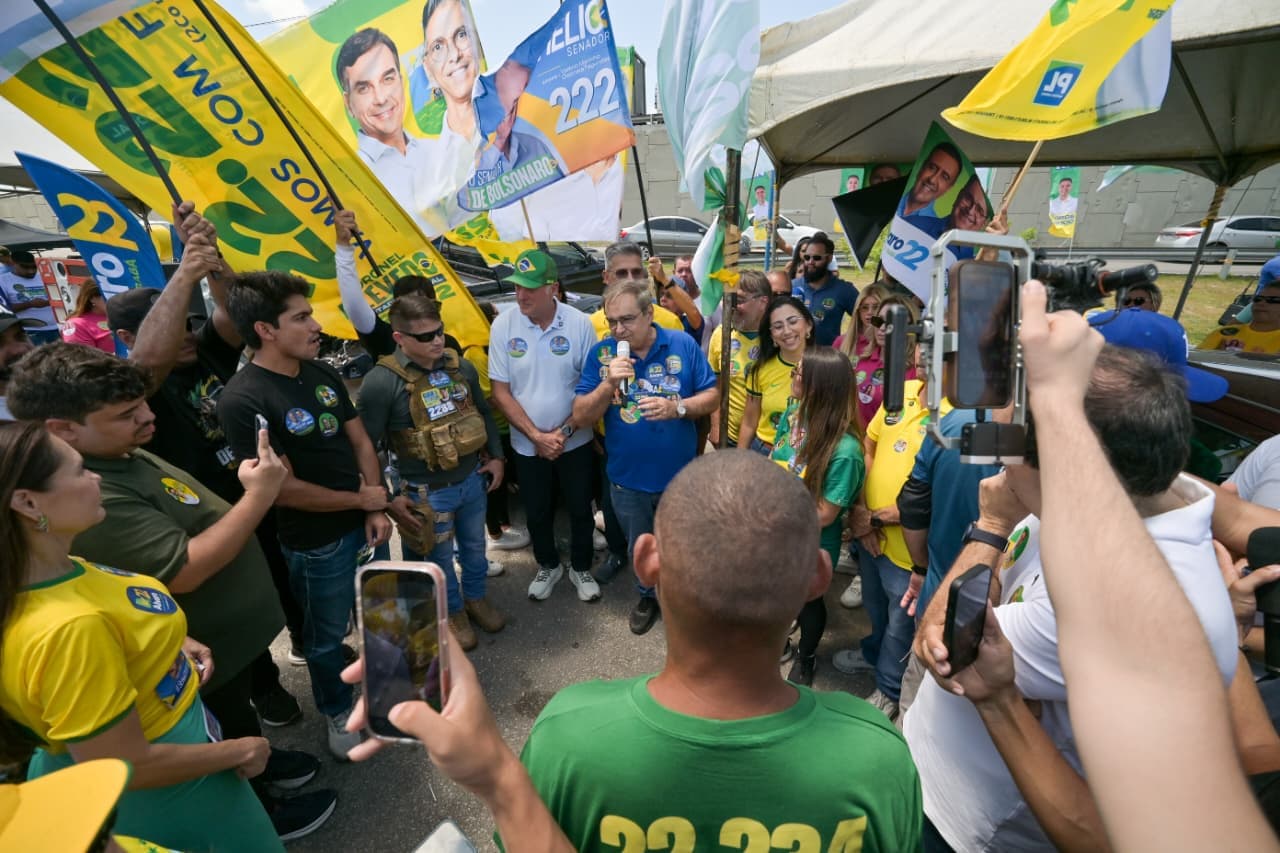 Onda 22 mobiliza Parnamirim: Álvaro Dias participa de grande adesivaço na Cohabinal com lideranças