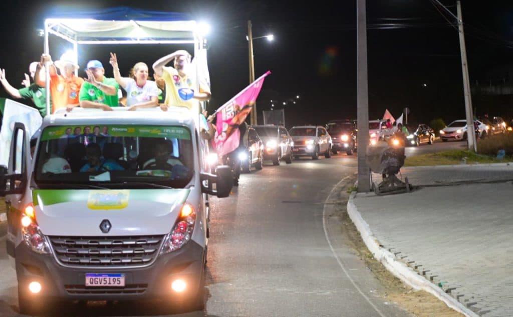 Álvaro Dias reúne multidão, faz a maior carreata da história de Caicó e percorre mais quatro municípios no Seridó neste sábado