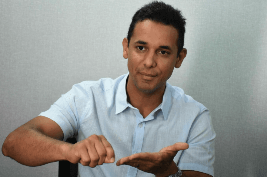Allyson solta nota dizendo que não tem responsabilidade sobre perfis e que e-mail da Secom de Mossoró foi usado antes dele ser prefeito