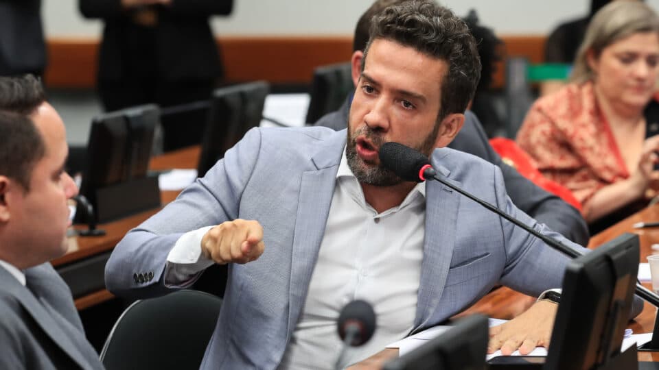 "MATAR OU MORRER": Janones é alvo de representação no MPF por propor ‘guerra' contra o PL