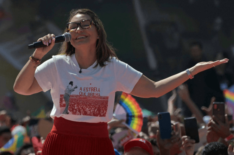 “OPORTUNISMO”: O que está por trás da homenagem inédita de Janja a Marisa Letícia
