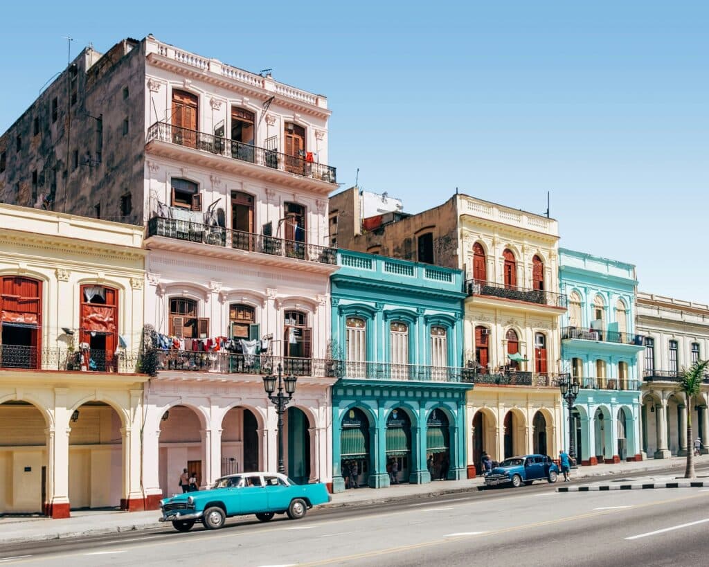 ‘VERMELHOU': Turismo a Cuba cai 60,7% no primeiro semestre de 2026