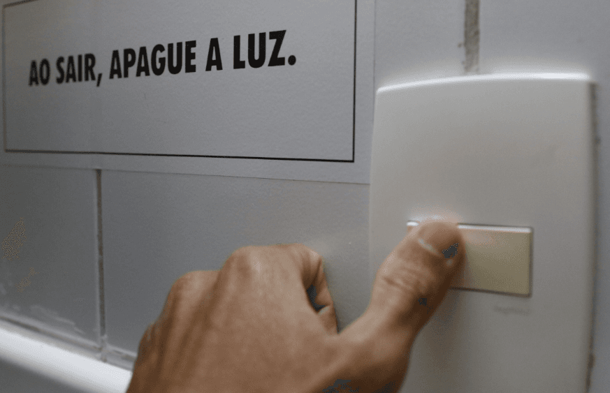 CONTA DE LUZ MAIS CARA: brasileiros continuarão com cobrança extra pelo consumo de energia elétrica em setembro