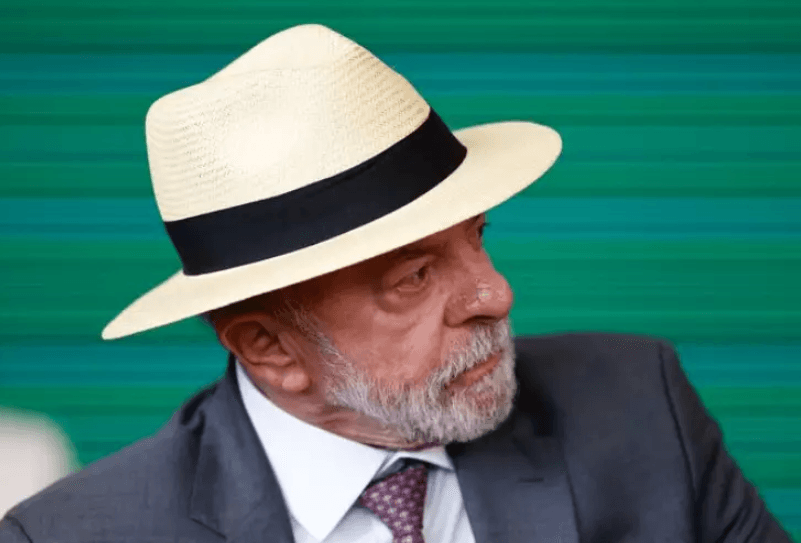TSE manda governo retirar e evitar novas publicações com destaque pessoal a Lula em canais oficiais