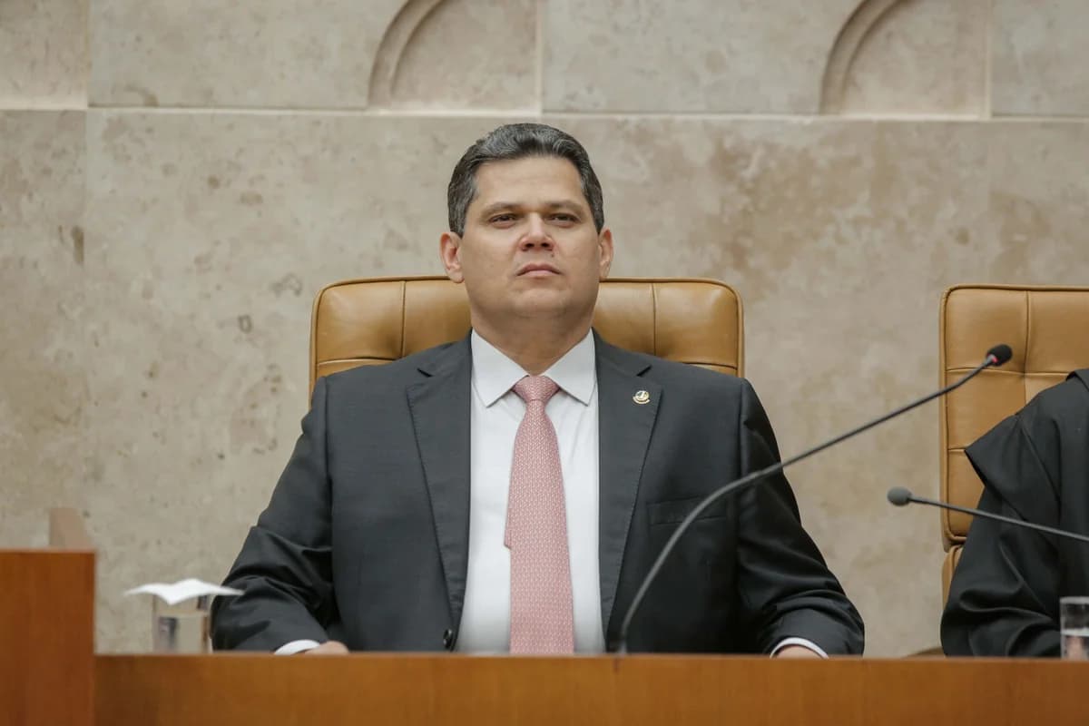 PRESSÃO NO SENADO: Fim da escala 6×1 e pedidos de impeachment contra Moraes ficam nas mãos de Alcolumbre