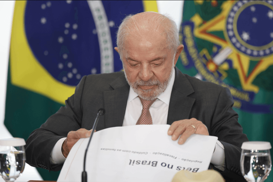MEDIDA ELEITOREIRA: A nove dias da eleição, Lula decide proibir bets que o próprio governo regulamentou