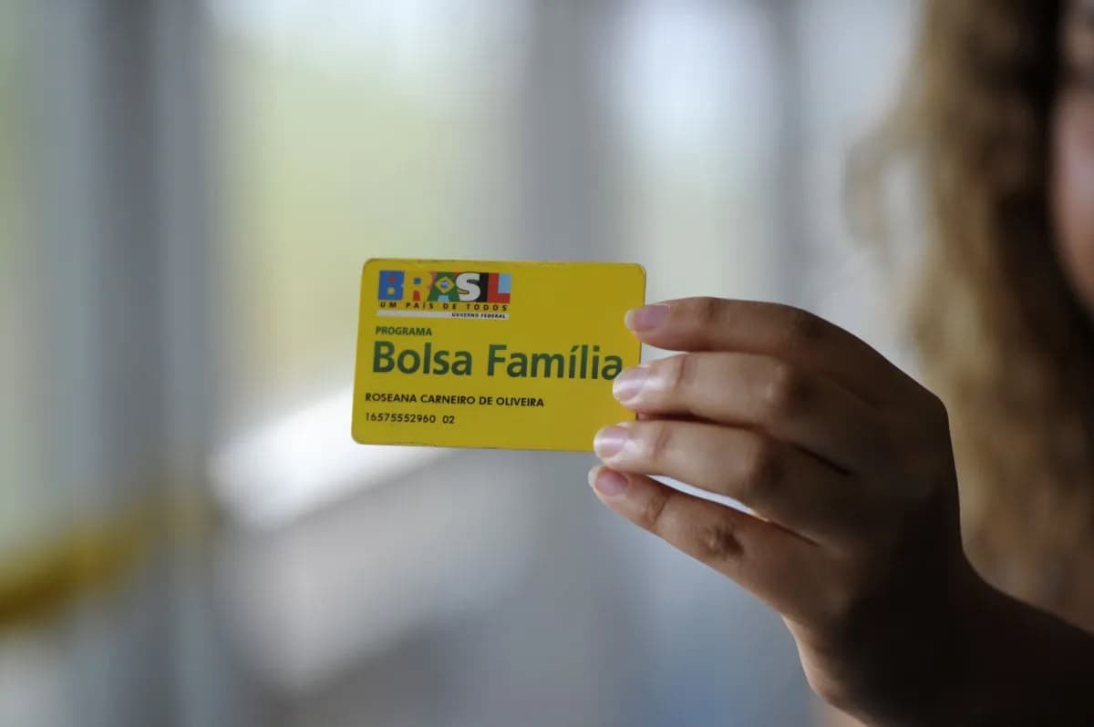 ÀS VÉSPERAS DA ELEIÇÃO: MP pede ao TCU suspensão imediata do aumento de Lula no Bolsa Família