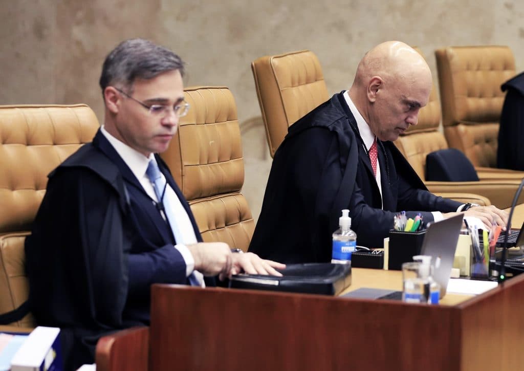 MÁRIO SABINO: Moraes acha que pode boiar no mar de lama enquanto afoga o STF na imundicie, diz colunista