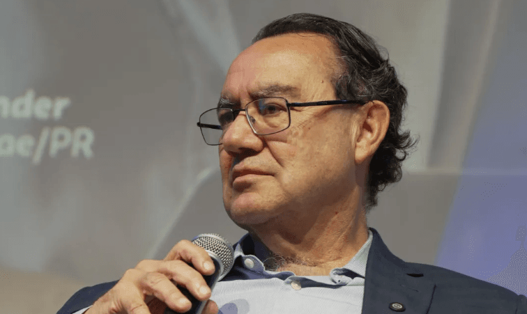 Augusto Cury diz que Lula usa “dor dos vulneráveis” para ganhar eleição ao comentar reajuste do Bolsa Família