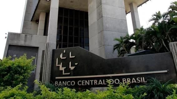 NAS ALTURAS: Brasil volta a liderar ranking mundial de juros reais