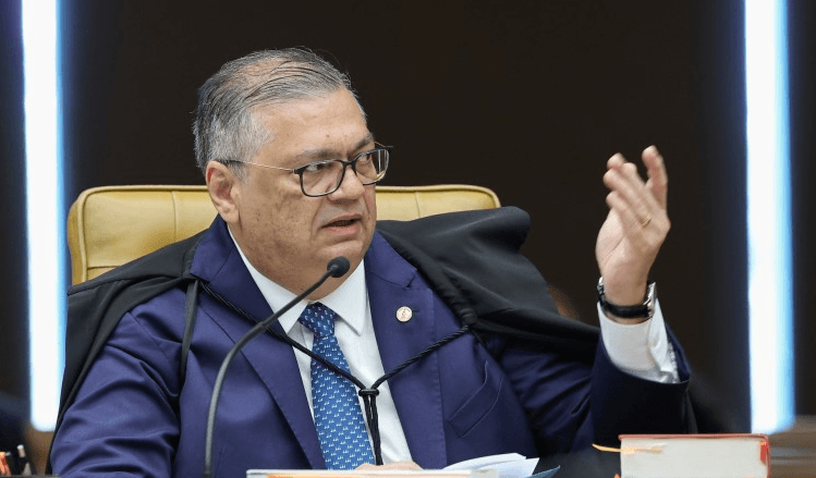 Dino pede apuração sobre todos ministros do STF com possíveis vínculos financeiros com Banco Master