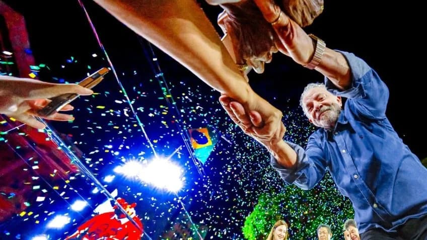 "MENINA TOCADA É VÍTIMA DE ABUSO": Médico notifica entidades após declaração de Lula