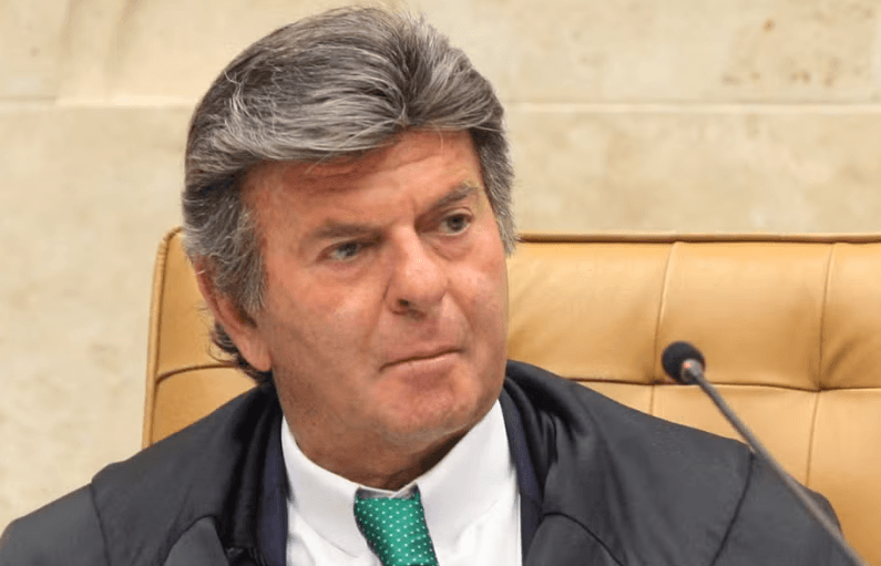 Após Moraes se declarar impedido, Fux é sorteado relator de ação que pede informações ao Senado sobre visitas de Viviane Barci e Vorcaro
