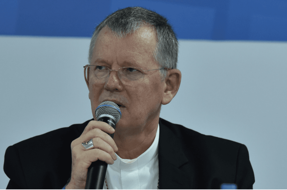 CATÓLICOS INSATISFEITOS: Presidente da CNBB critica fala de Lula sobre celibato