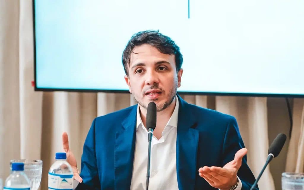 FORA DO AR: YouTube e Instagram removem perfis de Renan Santos após decisão de Toffoli