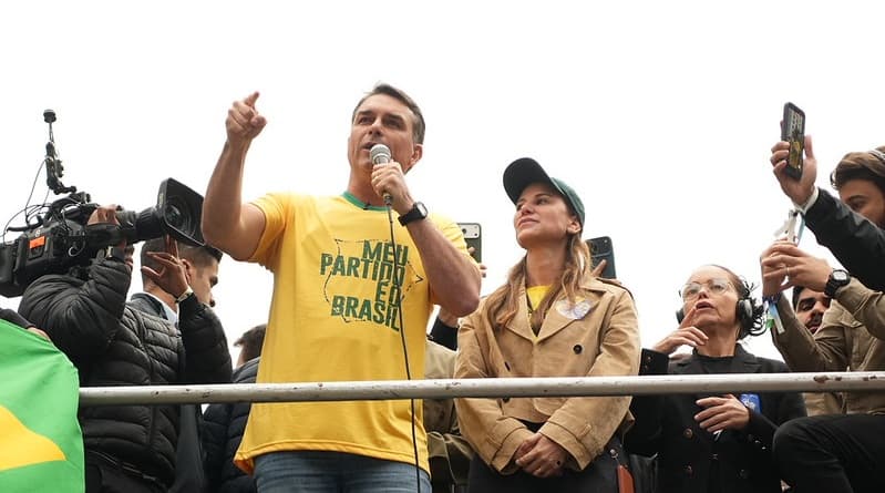 Flávio compara PF do governo Lula à Gestapo, a polícia secreta nazista