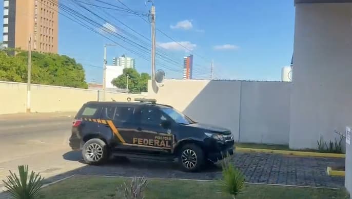 Casal é conduzido à Polícia Federal em Mossoró por suspeita de crime eleitoral