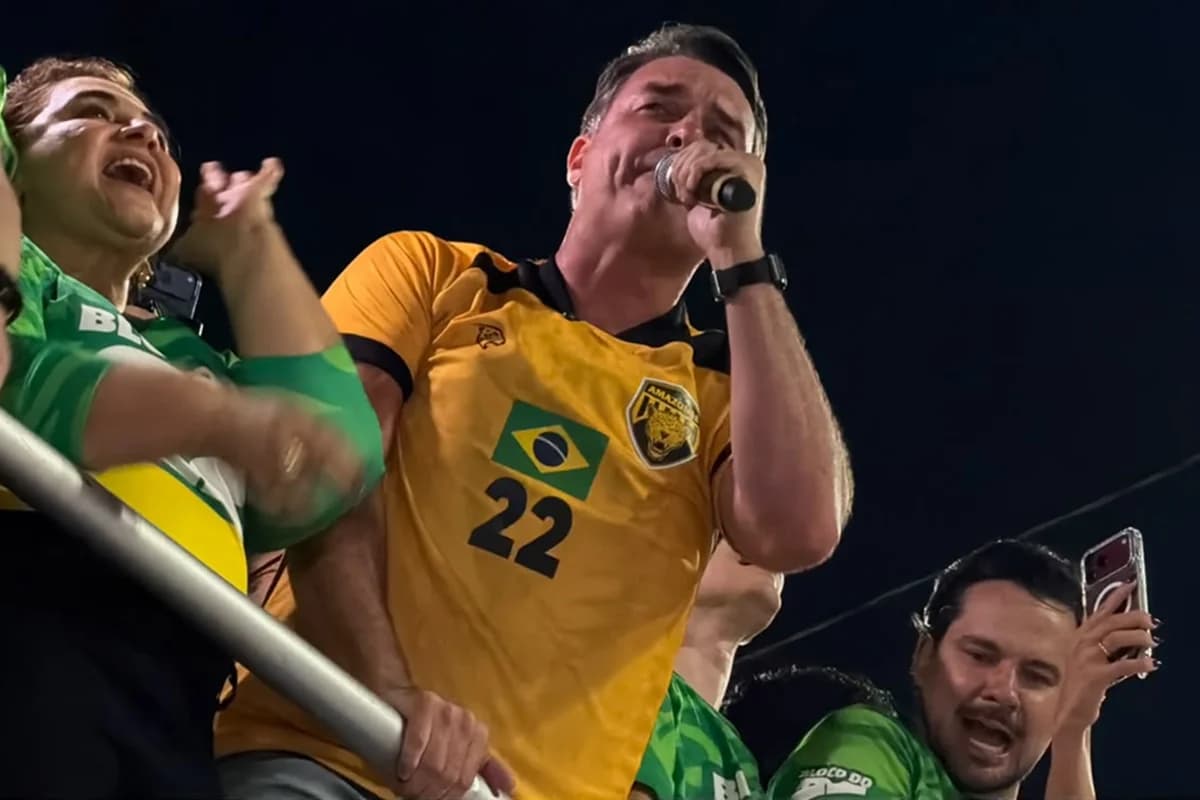 Flávio Bolsonaro mobiliza influenciadores e aumenta investimento nas redes para reta final da campanha