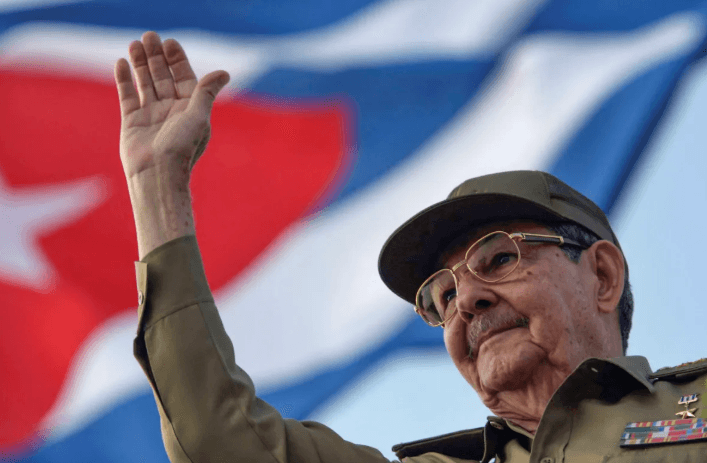 Justiça dos EUA emite ordem de prisão contra o ex-ditador cubano Raúl Castro