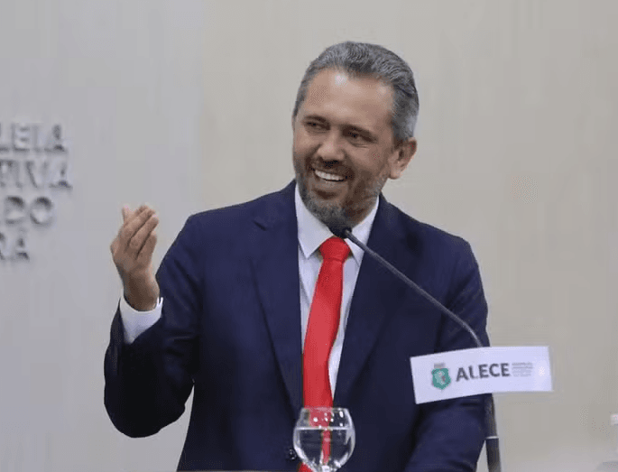 ELEIÇÕES 2026: Elmano de Freitas (PT) supera Ciro Gomes (PSDB) e é reeleito em 1º turno no Ceará