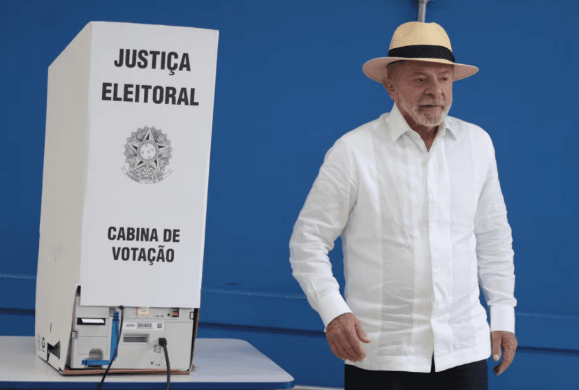 ‘A pesquisa que vai valer, ruim ou boa, é quando abrir a urna', diz Lula após votar em São Bernardo do Campo