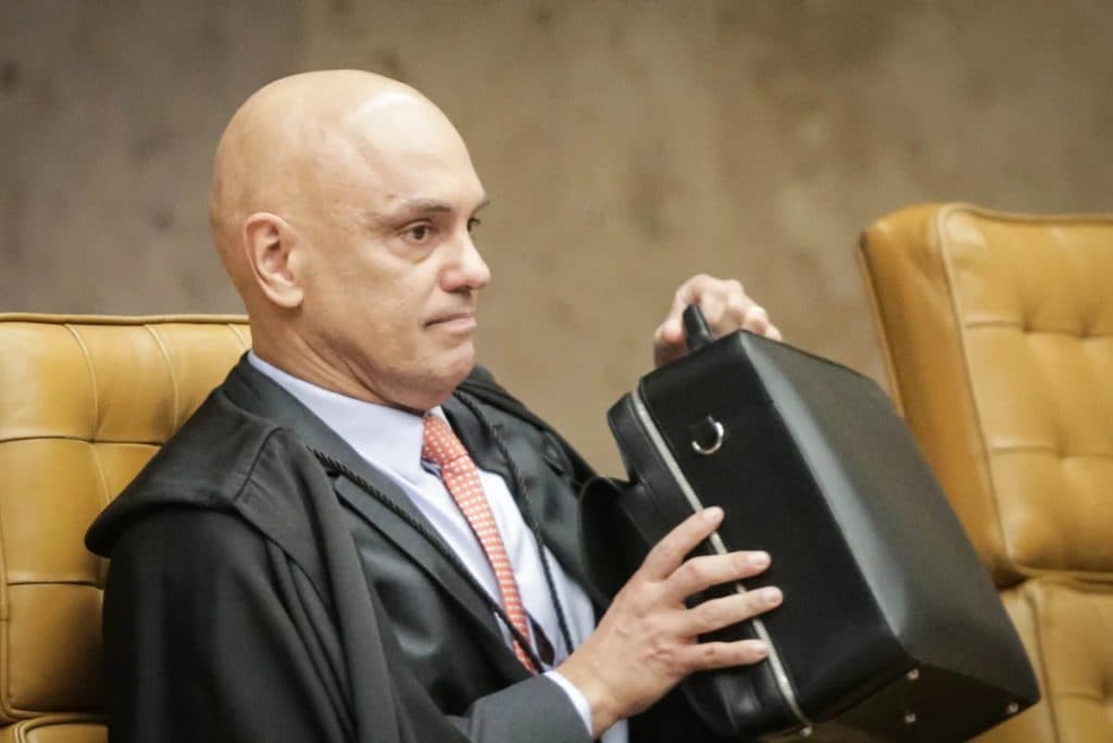 Senadores descartam acordo para saída de Moraes e defendem impeachment, diz Folha