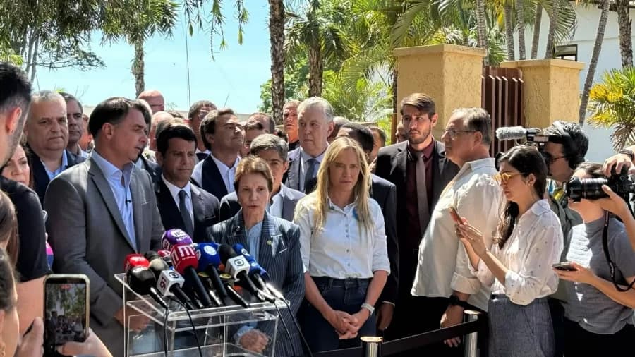 Centrão se aproxima de Flávio e movimenta QG de campanha após 1º turno