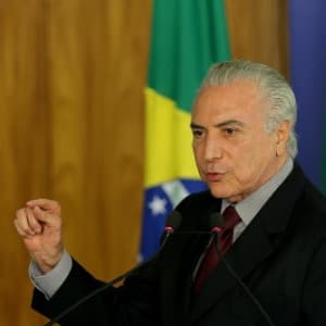 Temer condena movimento de PMs e diz que brasileiro não pode ser refém