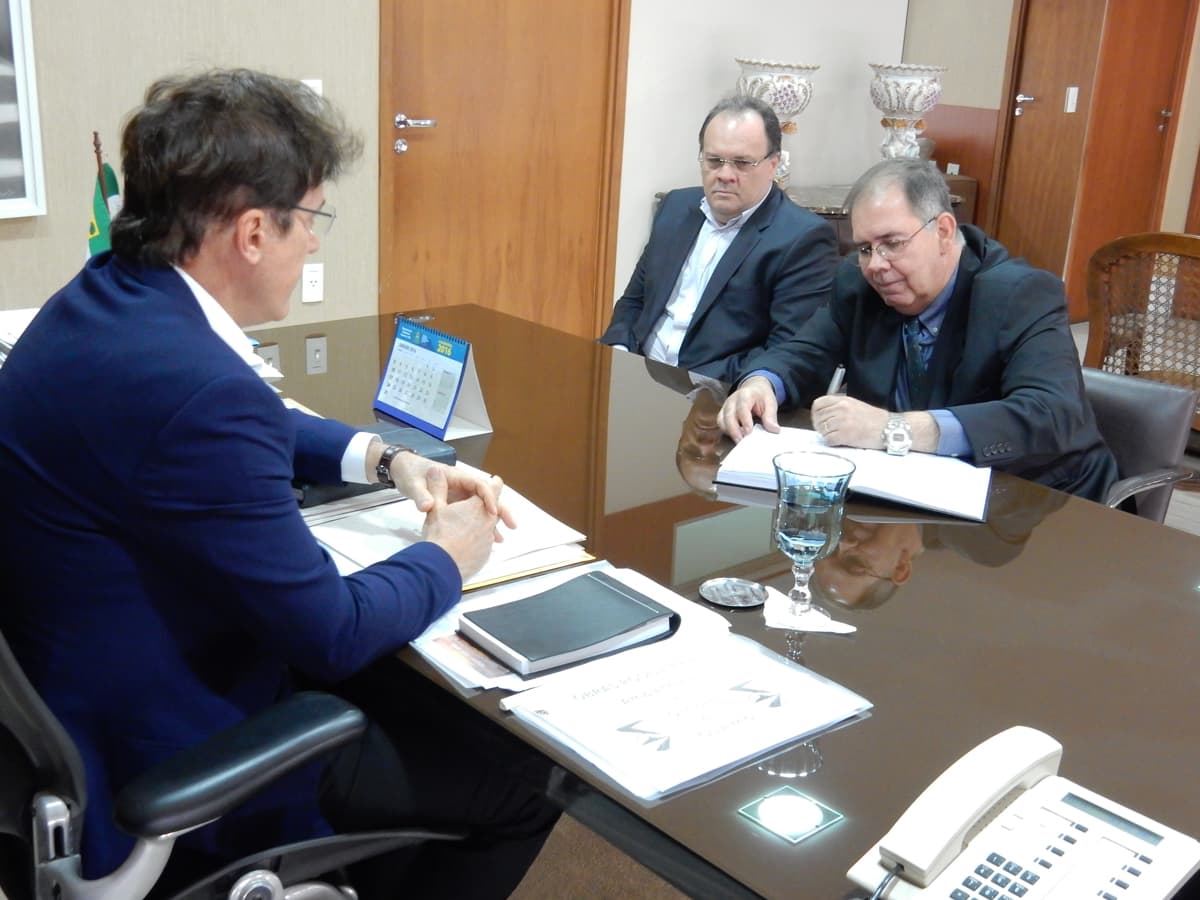 Governador empossa novo titular da Controladoria Geral do Estado